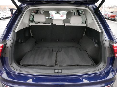 Certified 2022 Volkswagen Tiguan SE image 18