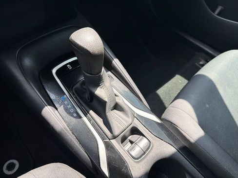 Used 2022 Toyota Corolla LE FWD image 34