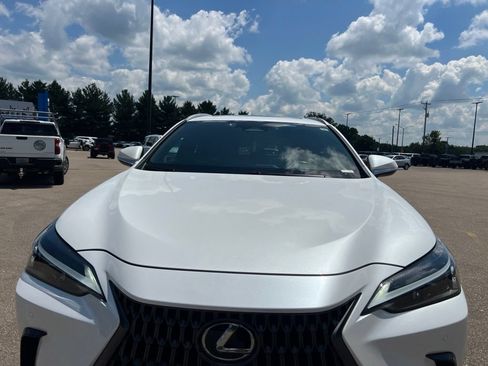 Used 2024 Lexus NX 250 FWD image 11