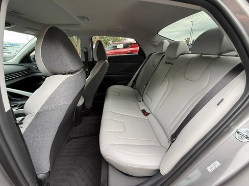 Used 2024 Hyundai Elantra Limited FWD image 34