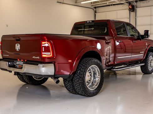 Used 2024 RAM 3500 Limited AWD/4WD image 10