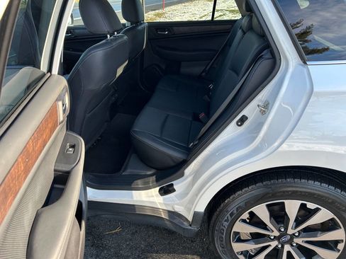 Used 2017 Subaru Outback 3.6R Limited image 13