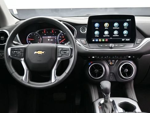 Used 2025 Chevrolet Blazer LT FWD image 10