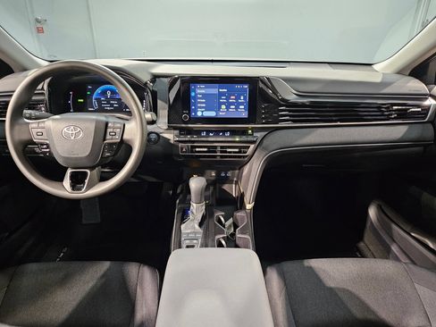 Used 2025 Toyota Camry LE w/ Convenience Package FWD image 10