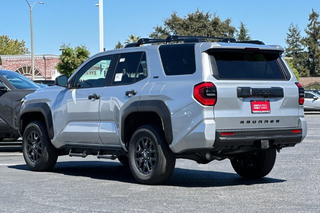 New 2026 Toyota 4Runner SR5 AWD/4WD image 7