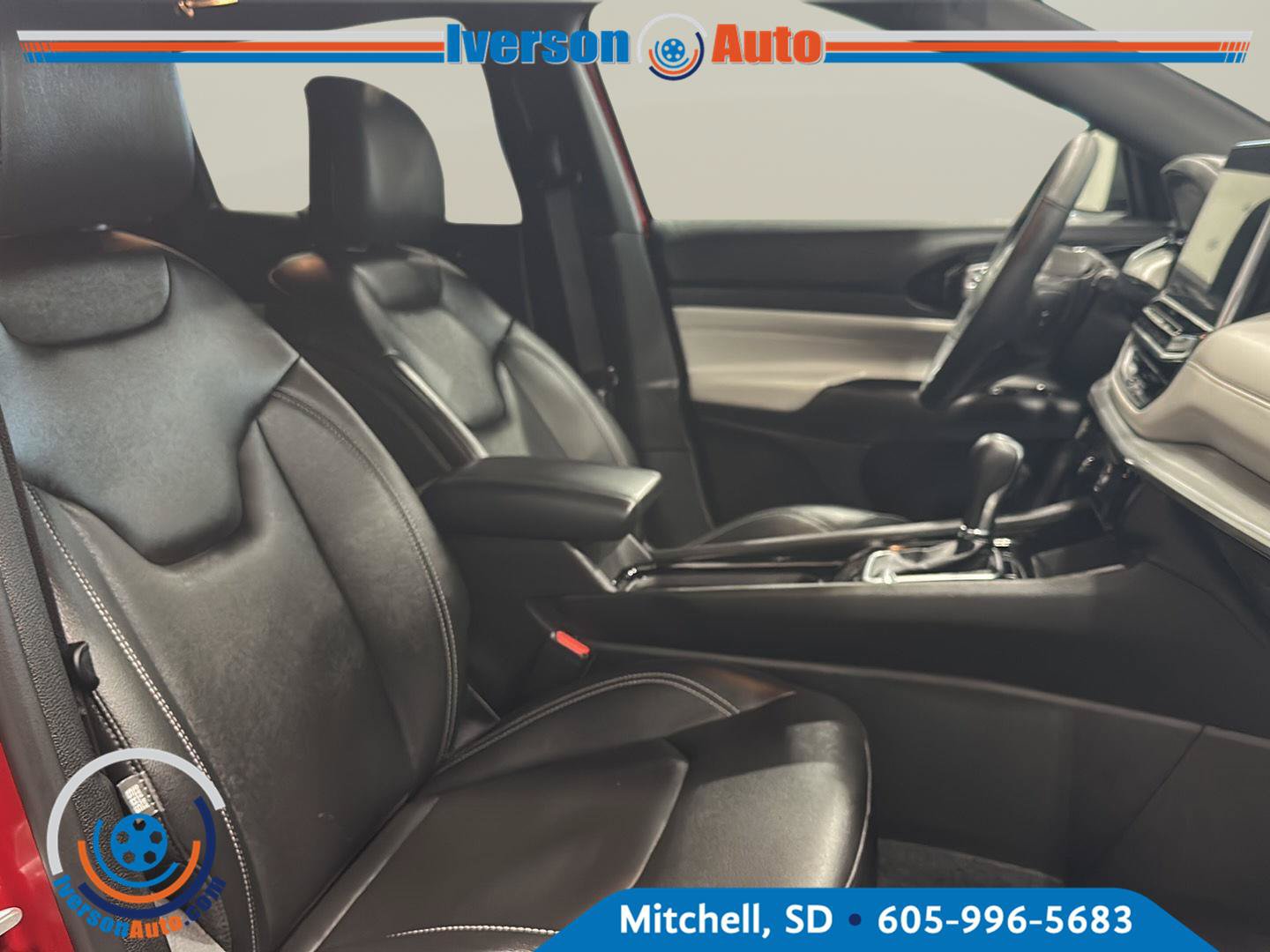 Used 2025 Jeep Compass Limited AWD/4WD image 29