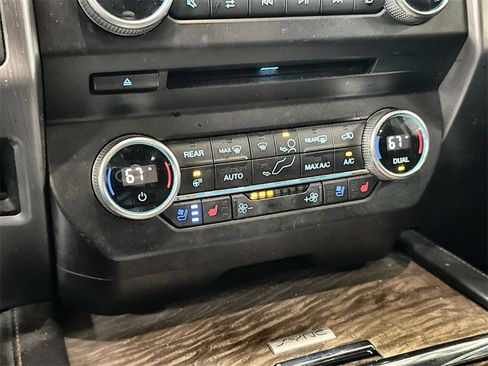 Used 2018 Ford Expedition Platinum image 22