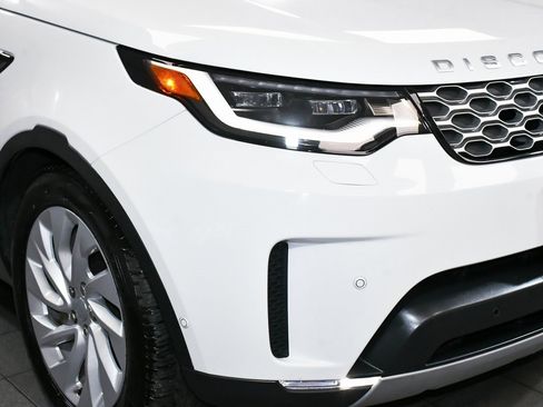 Used 2025 Land Rover Discovery S image 82