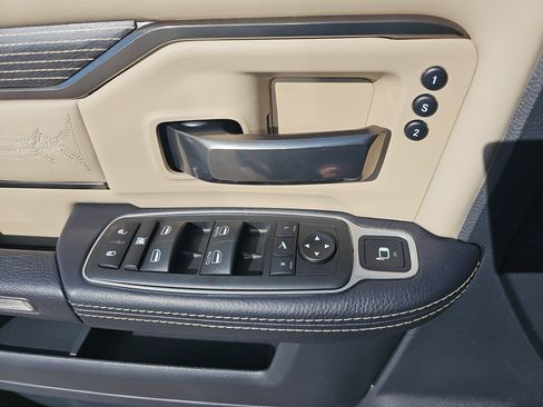 Used 2020 RAM 2500 Limited image 28