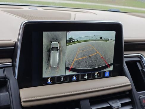 Used 2023 Chevrolet Tahoe Premier RWD image 17
