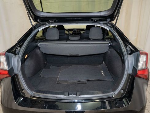 Used 2021 Toyota Prius LE image 6