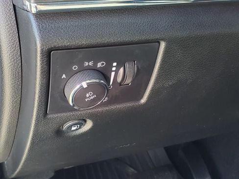 Used 2021 Jeep Grand Cherokee Limited AWD/4WD image 9