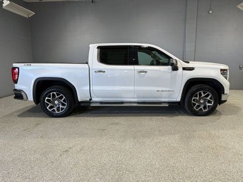 Used 2023 GMC Sierra 1500 SLT image 3