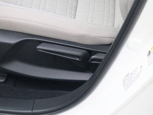 New 2025 Honda HR-V LX image 9