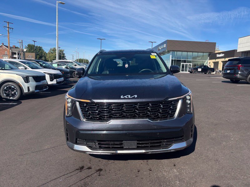 Certified 2025 Kia Sorento S w/ Panoramic Sunroof Package AWD/4WD image 2