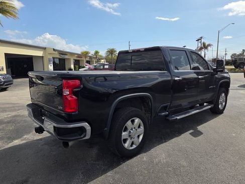 Used 2021 Chevrolet Silverado 2500 LTZ w/ LTZ Convenience Package AWD/4WD image 12