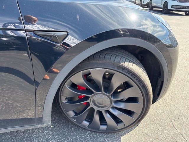 Used 2023 Tesla Model Y Performance AWD/4WD image 18