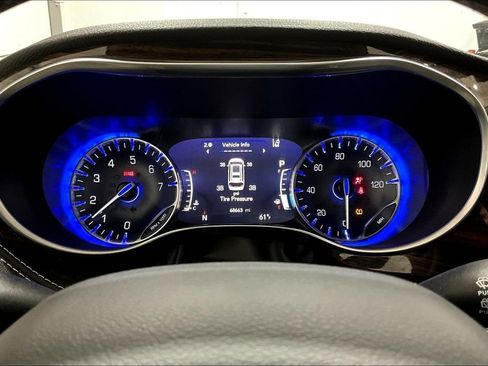 Used 2022 Chrysler Pacifica Limited FWD image 20