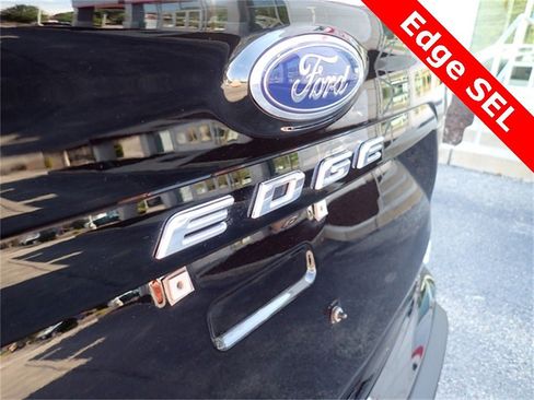 Used 2024 Ford Edge SEL image 4