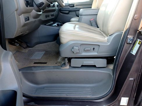 Used 2012 Nissan NV 3500 SL w/ Technology Pkg image 20