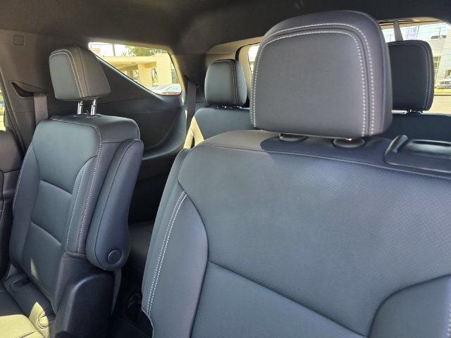 Used 2026 Chevrolet Traverse LT FWD image 10
