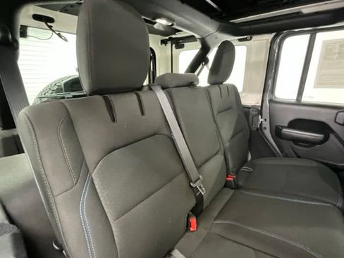 Used 2022 Jeep Wrangler Unlimited Rubicon 4xe w/ Cold Weather Group AWD/4WD image 14