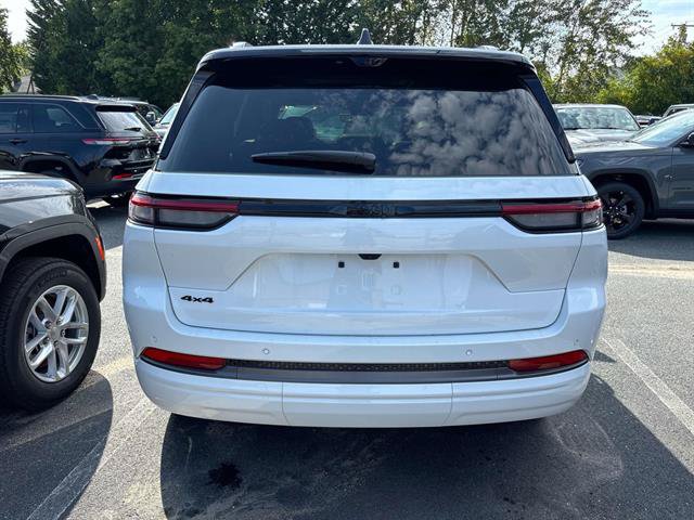 New 2027 Jeep Grand Cherokee Limited AWD/4WD image 2