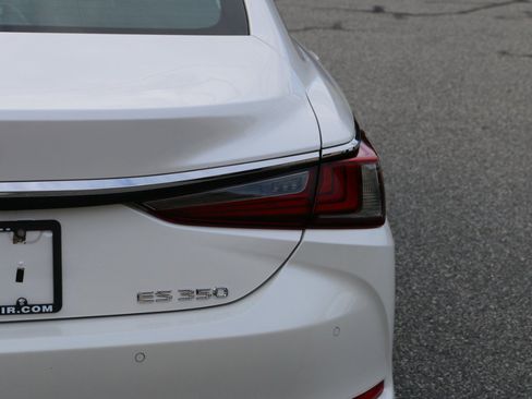 Used 2019 Lexus ES 350 Ultra Luxury image 7