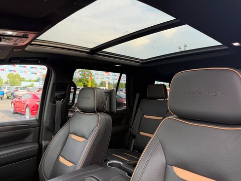 Used 2021 GMC Yukon AT4 w/ AT4 Premium Package AWD/4WD image 15