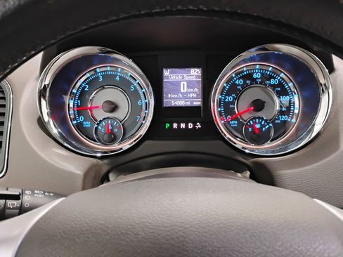 Used 2016 Chrysler Town & Country Touring image 72