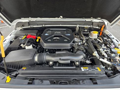 Used 2022 Jeep Wrangler Unlimited Sahara image 34