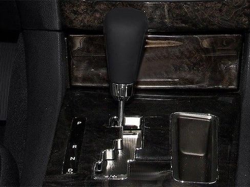 Used 2014 Chrysler 300 RWD image 10
