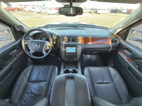 Used 2011 GMC Sierra 2500 SLT w/ SLT Convenience Package image 12