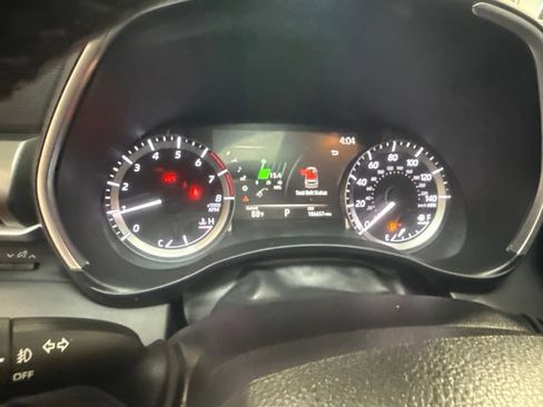 Used 2023 Toyota Highlander XLE FWD image 24