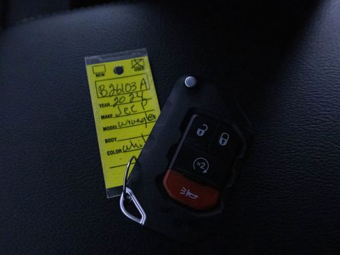 Used 2024 Jeep Wrangler Sahara w/ Technology Group image 29