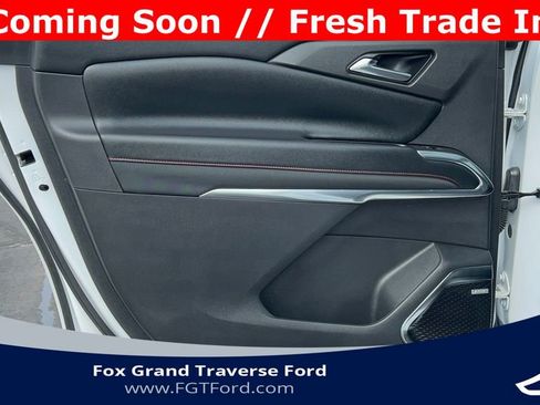 Used 2024 Chevrolet Traverse RS image 34