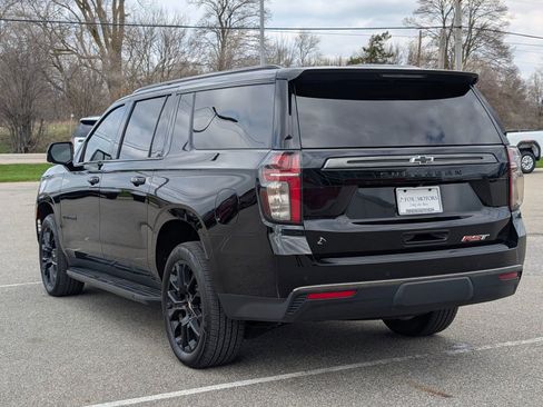 Used 2022 Chevrolet Suburban RST w/ Luxury Package image 6