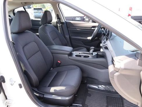 Certified 2025 Nissan Altima 2.5 SV w/ SV Premium Package FWD image 28