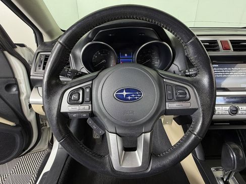Used 2017 Subaru Outback 2.5i Premium image 10