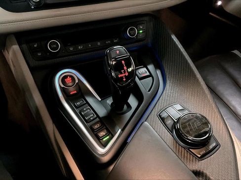 Used 2019 BMW i8 image 33
