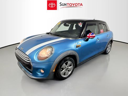 Used 2015 MINI Cooper 4-Door Hardtop FWD image 9