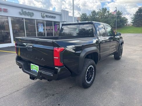 Used 2024 Toyota Tacoma TRD Off-Road AWD/4WD image 8