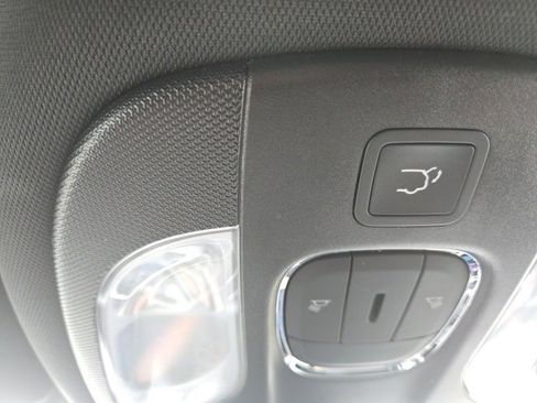 Used 2024 Jeep Compass Trailhawk w/ Trailhawk Elite Group image 40