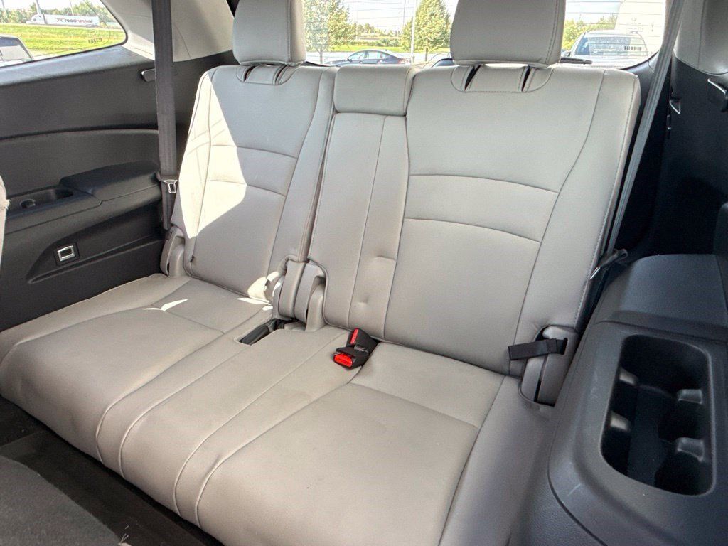 Used 2017 Honda Pilot EX-L image 9