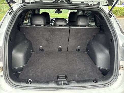 Used 2024 Jeep Compass Latitude AWD/4WD image 33