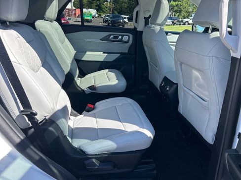 Used 2025 Ford Explorer Platinum w/ Ultimate Package AWD/4WD image 20