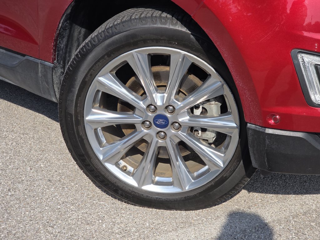Used 2018 Ford Edge Titanium w/ Equipment Group 302A FWD image 11