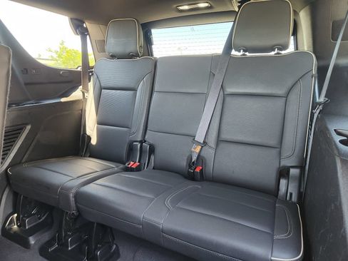 Used 2024 GMC Yukon SLT AWD/4WD image 32
