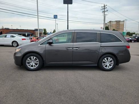 Used 2016 Honda Odyssey SE image 2