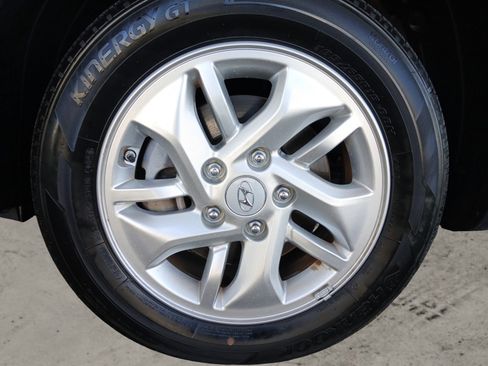 Used 2024 Hyundai Venue SE image 14